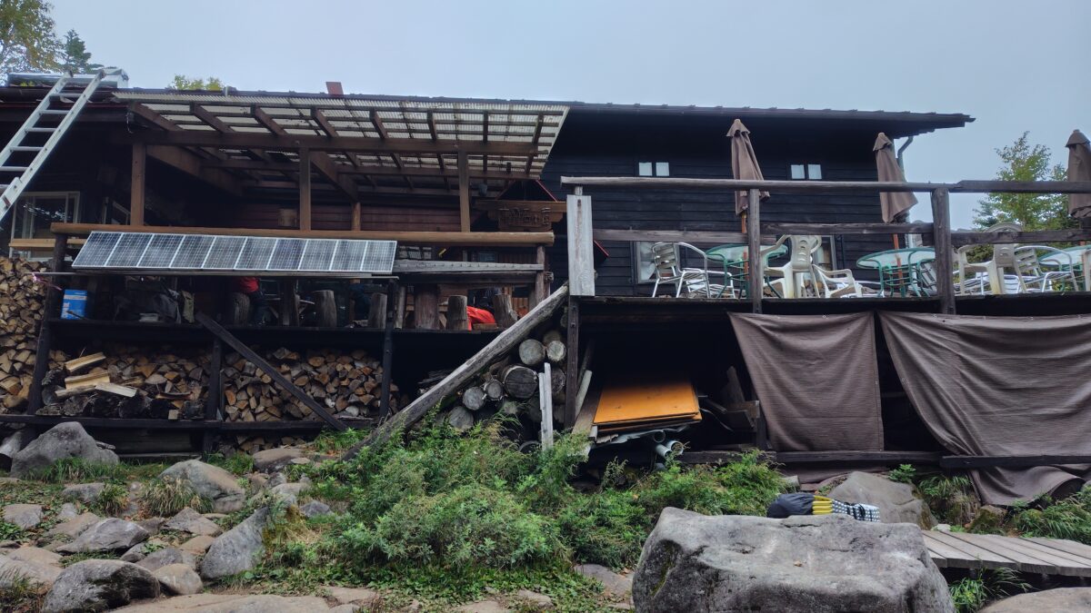 高見石小屋に到着!