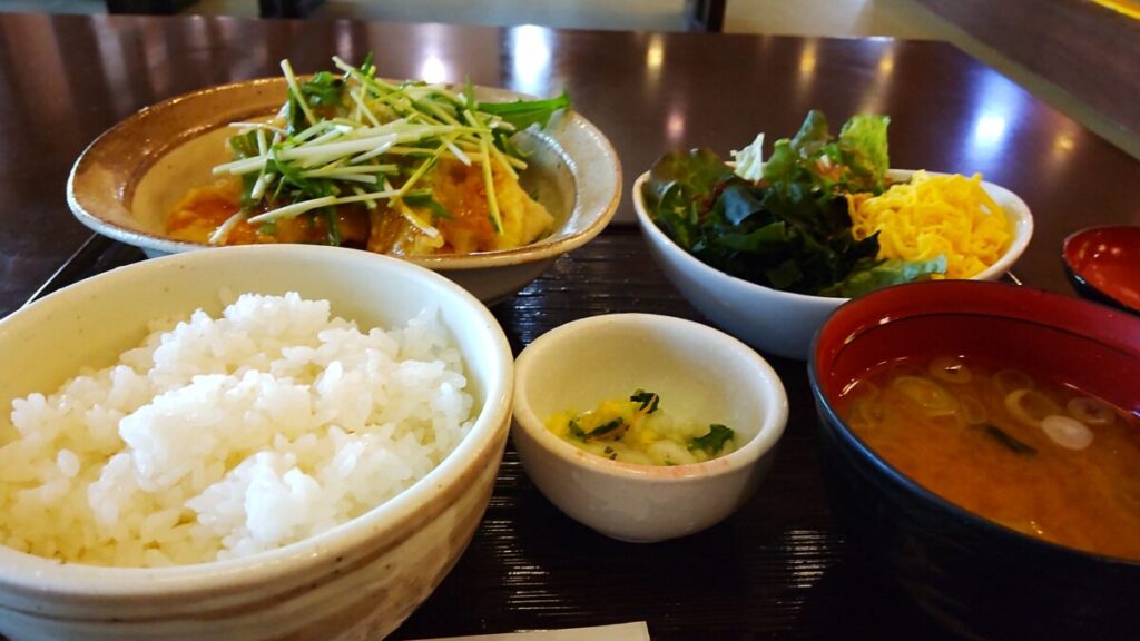 河辺温泉の定食