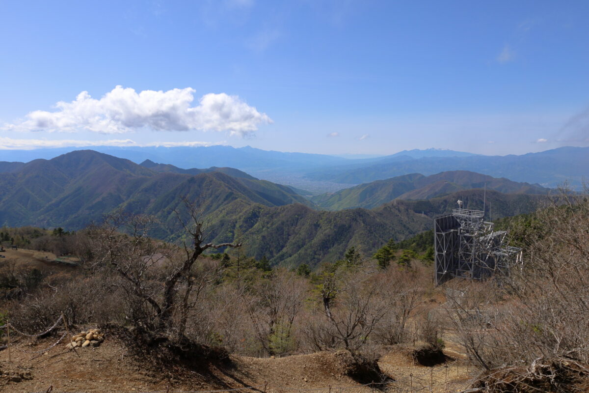 三ッ峠山からの八ヶ岳と南アルプスの眺め