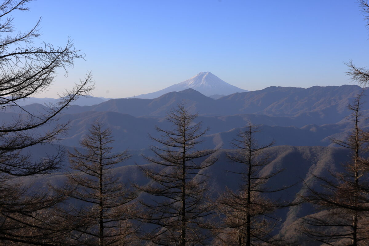 石尾根からの富士山の眺め