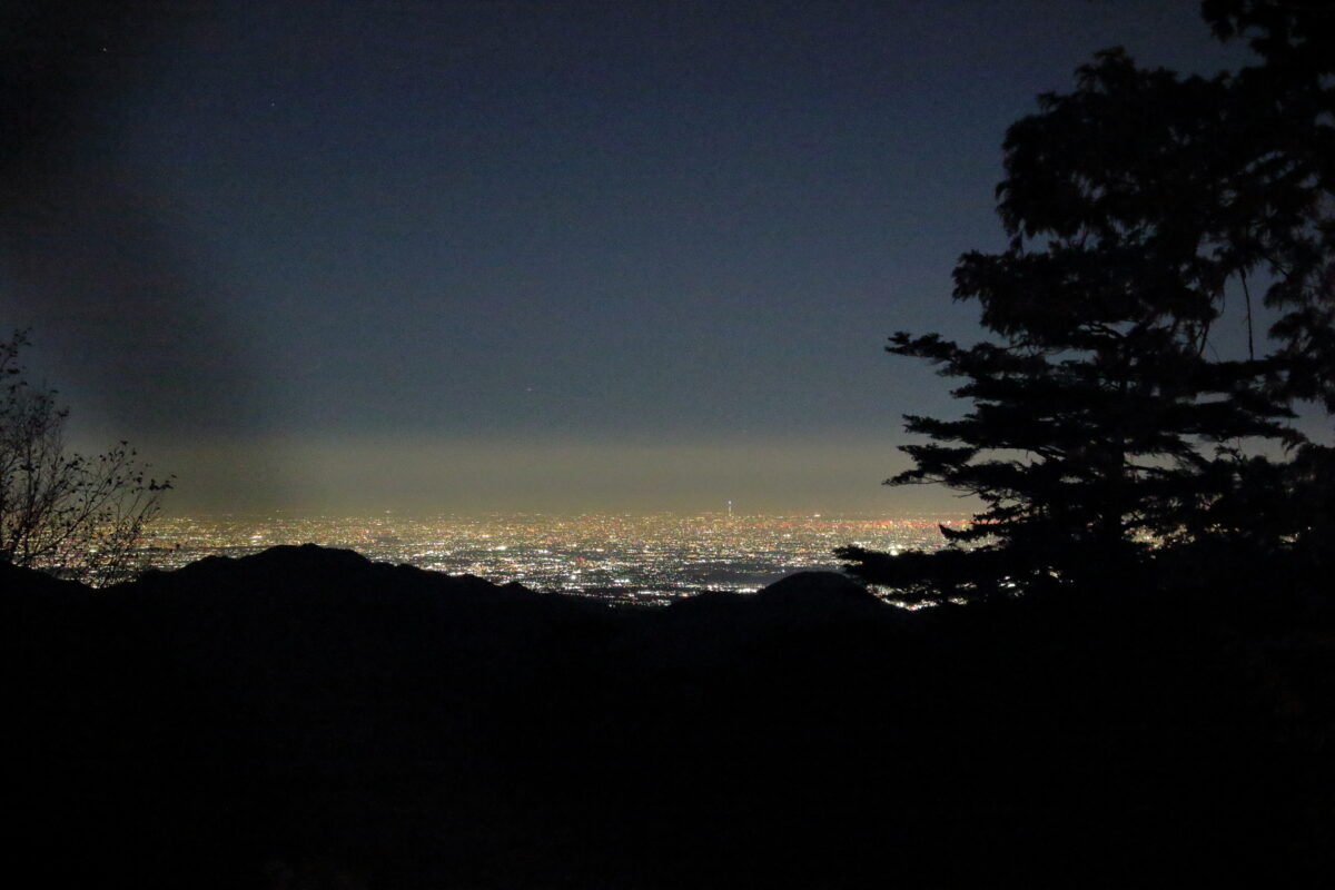 雲取山荘前から眺める東京の夜景