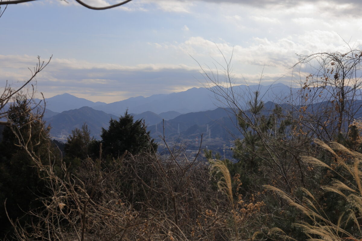 一丁平展望台からの丹沢の山々の眺め