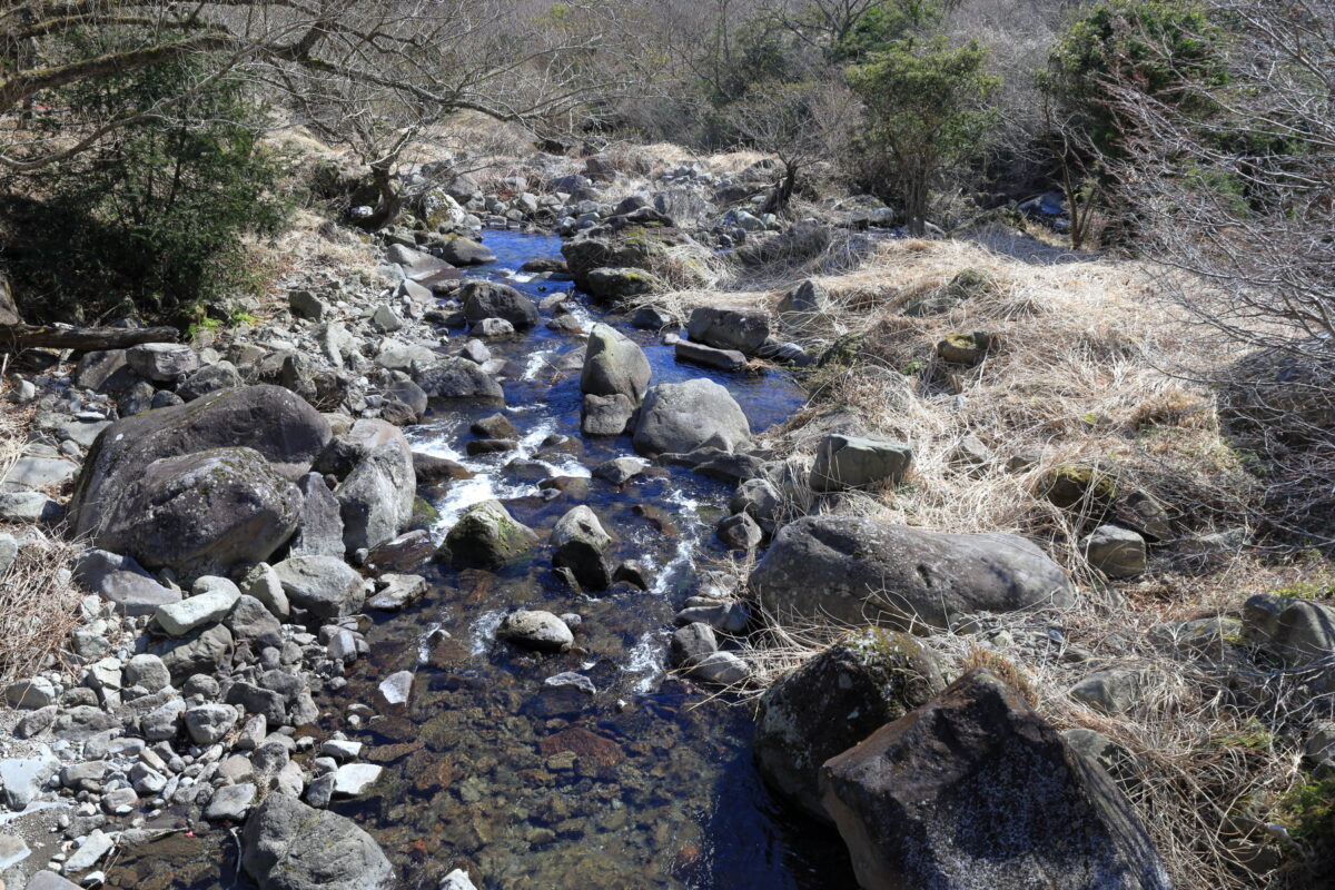 幕山公園を流れる新崎川