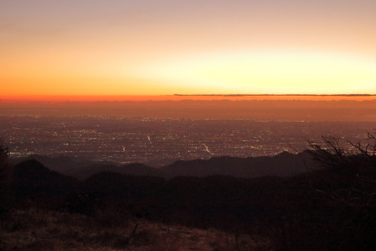 蛭ヶ岳山頂から眺める朝焼け