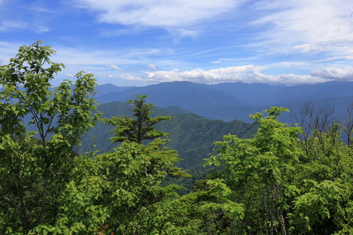 両神山山頂から南側の眺望