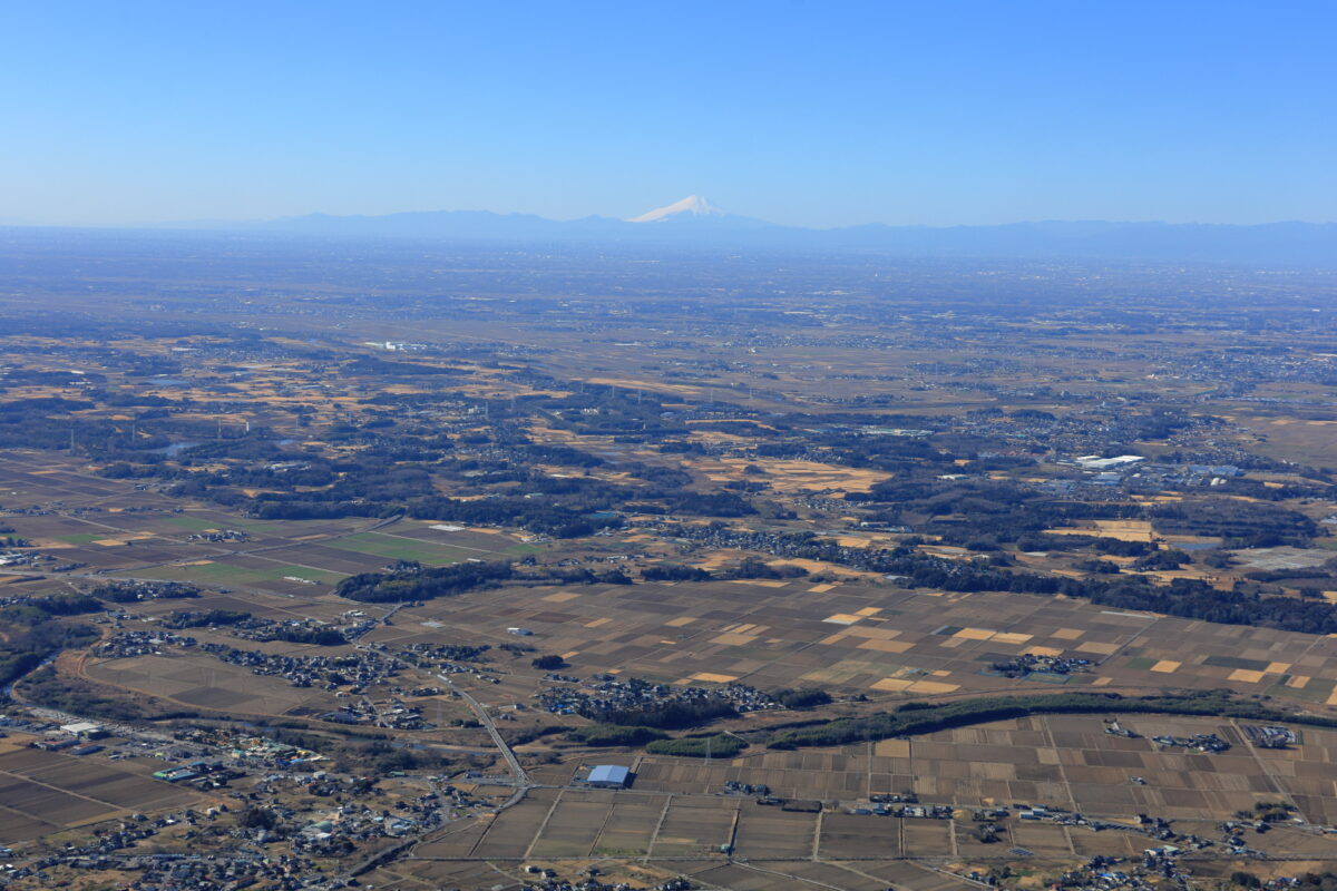 男体山山頂の展望台からの関東平野と富士山の眺め