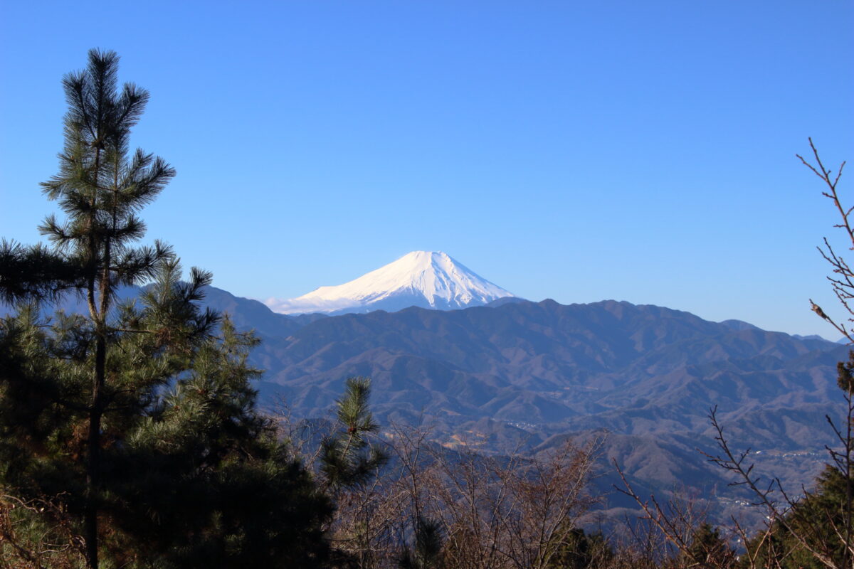 小仏城山山頂から眺める富士山
