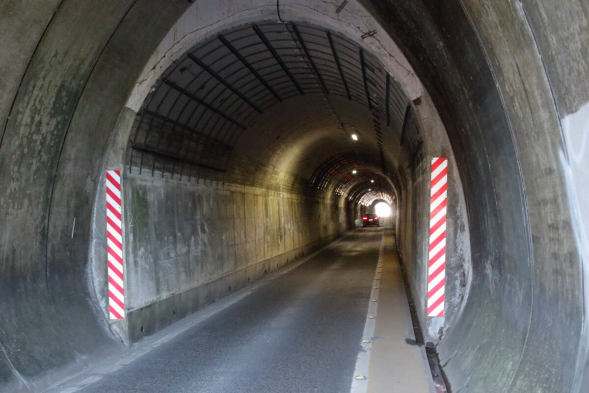 藤野駅手前のトンネル