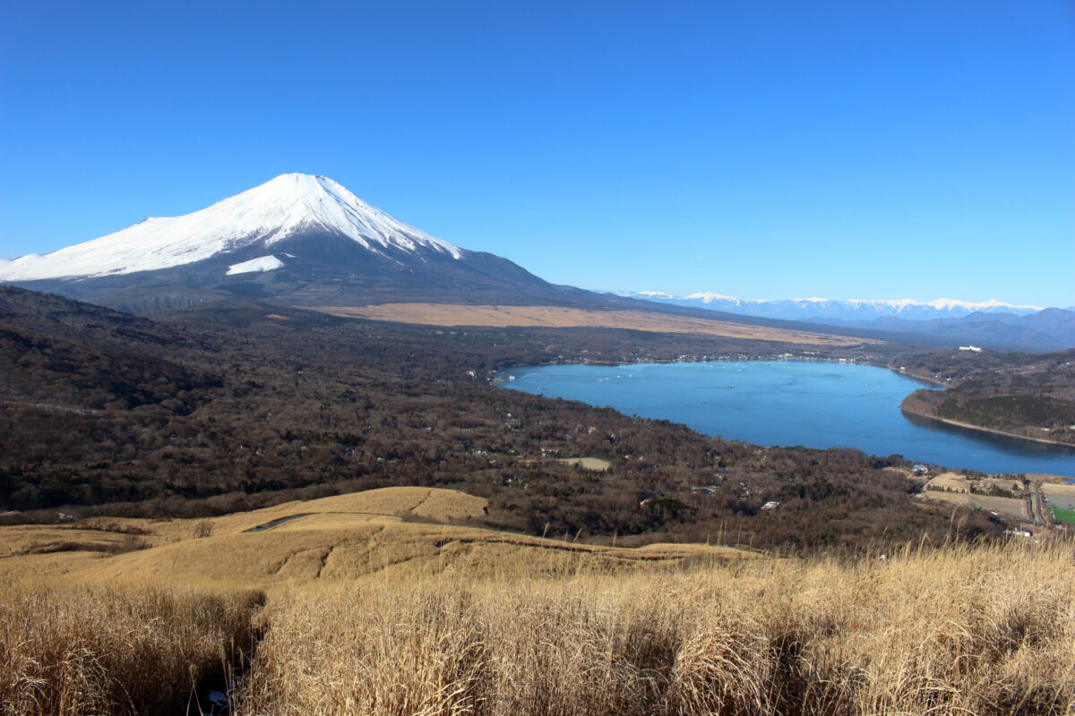鉄砲木ノ頭から眺める山中湖と富士山の絶景！