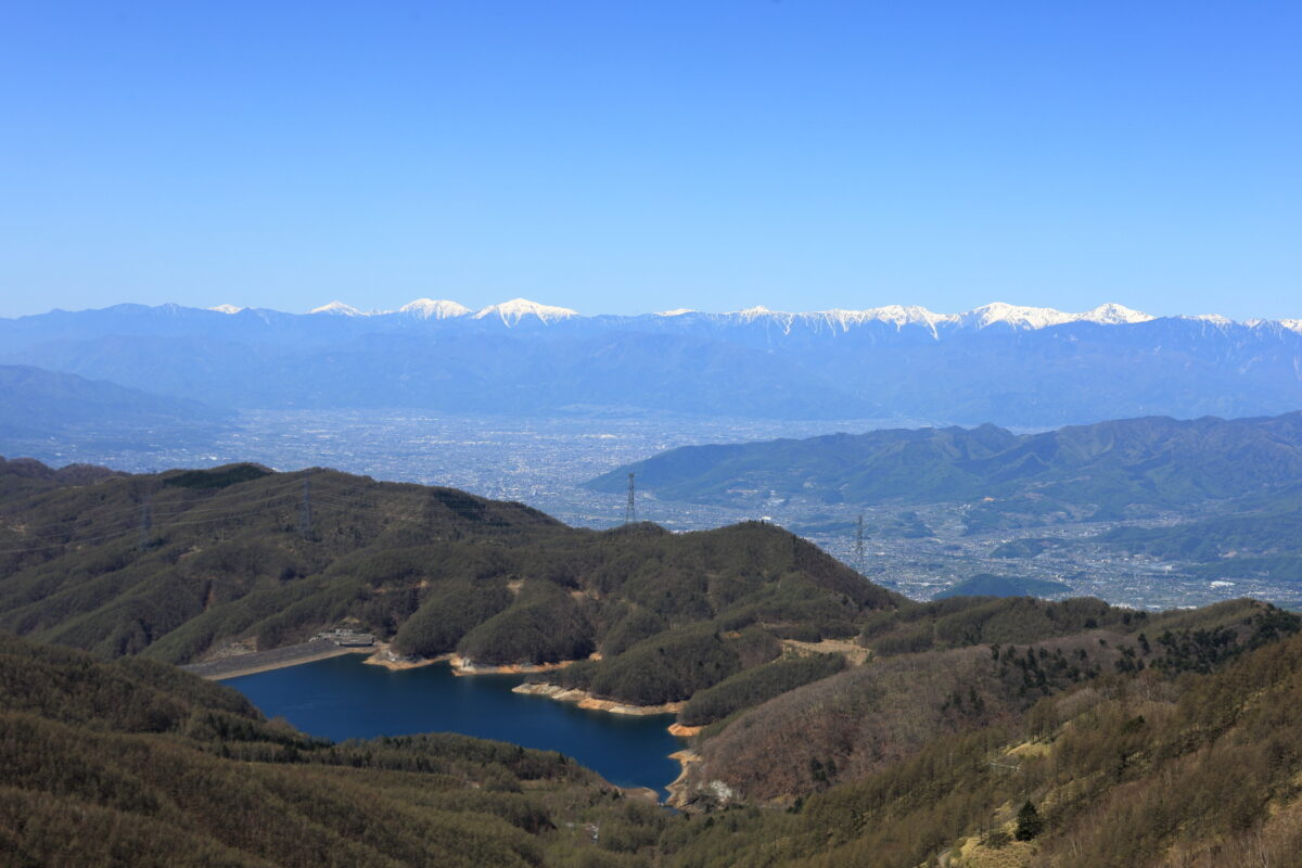 天狗棚山付近からの甲府盆地と南アルプスの絶景