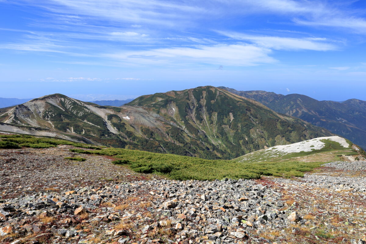 鉢ヶ岳～雪倉岳の稜線