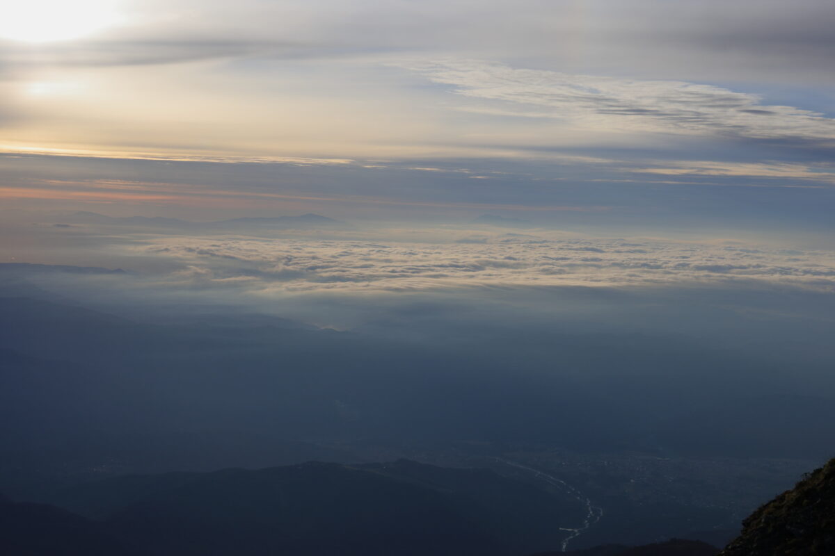 白馬岳山頂付近からの雲海の眺め