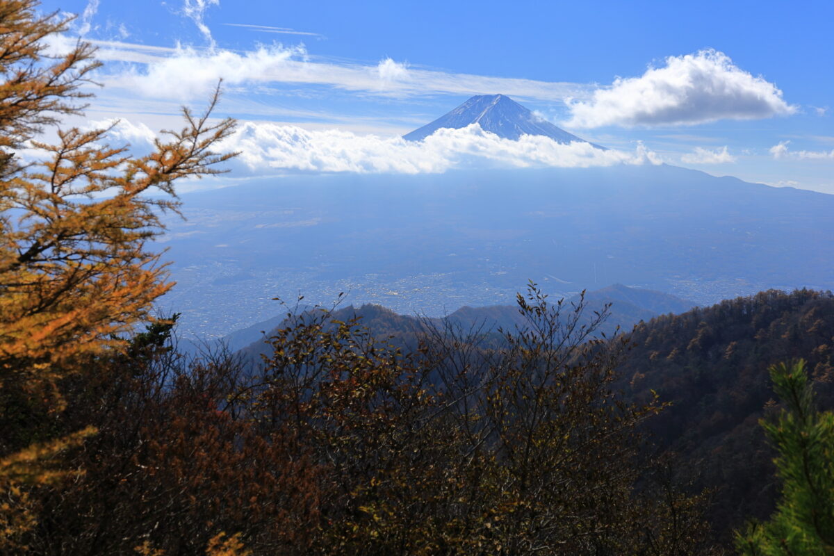 三ッ峠山山頂からの素晴らしい富士山の眺め