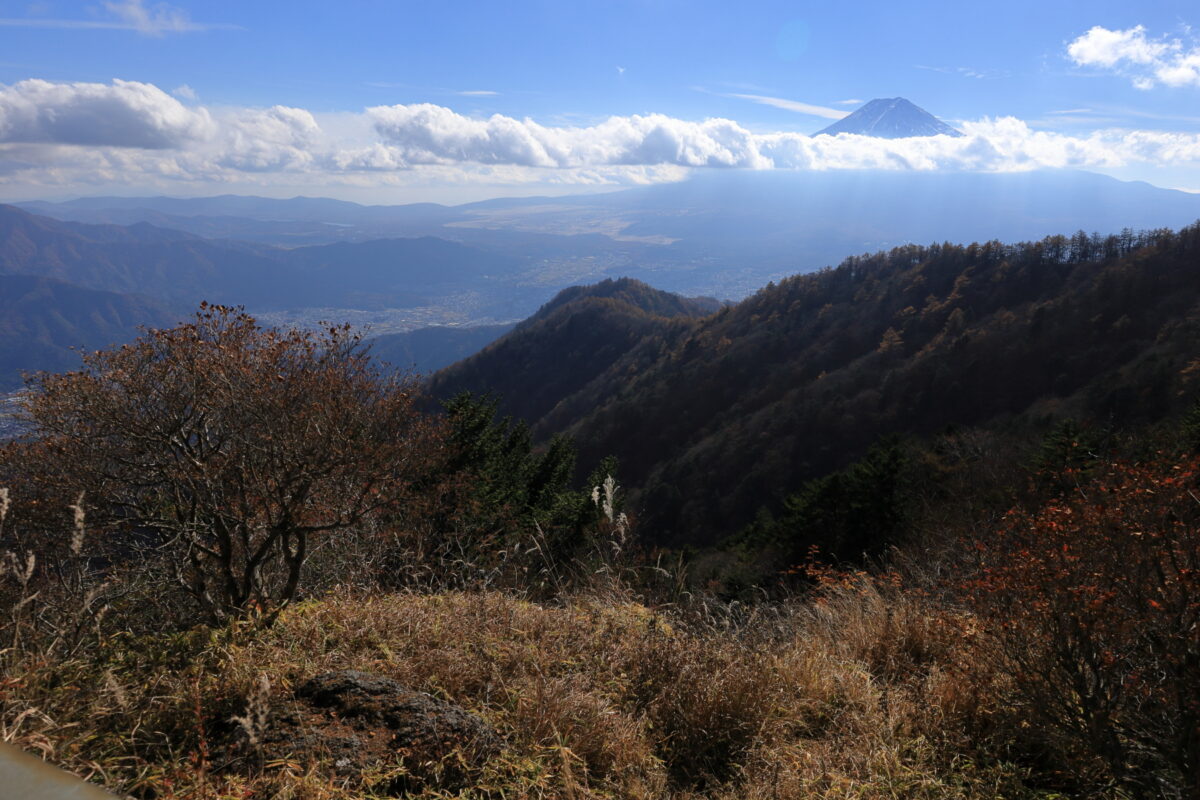 三ッ峠山荘前からの富士山の眺め
