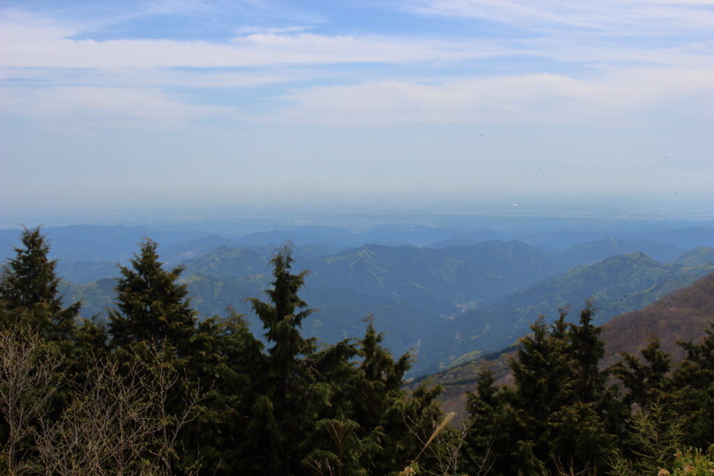 大持山の肩からの眺望