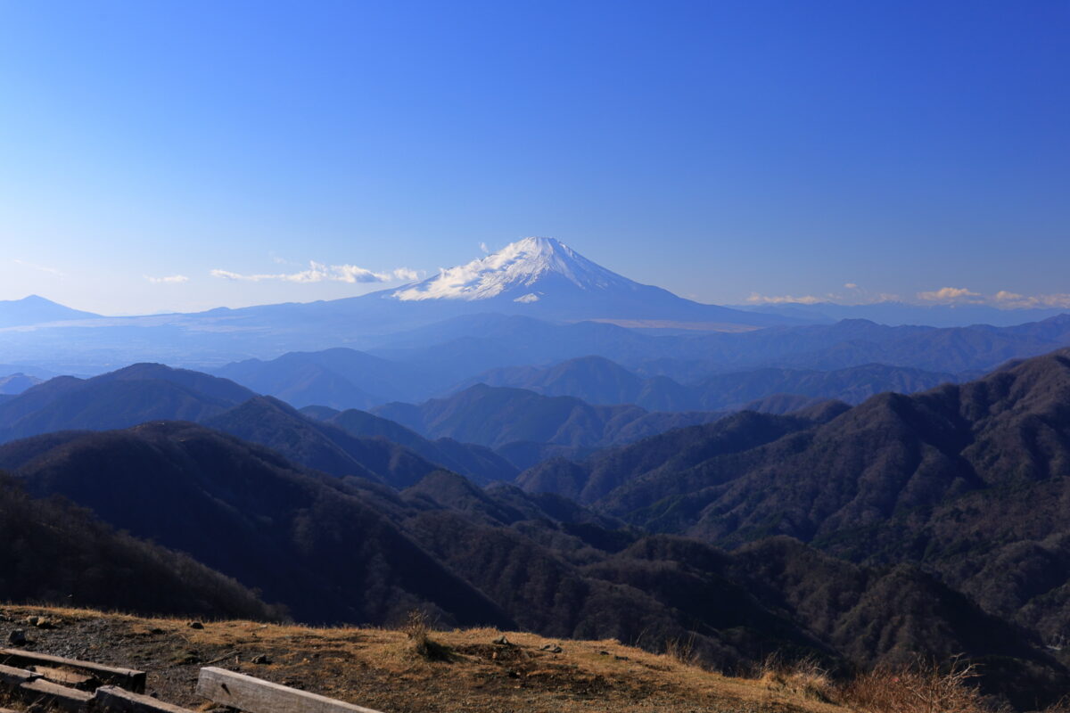 塔ノ岳山頂からの富士山の眺め