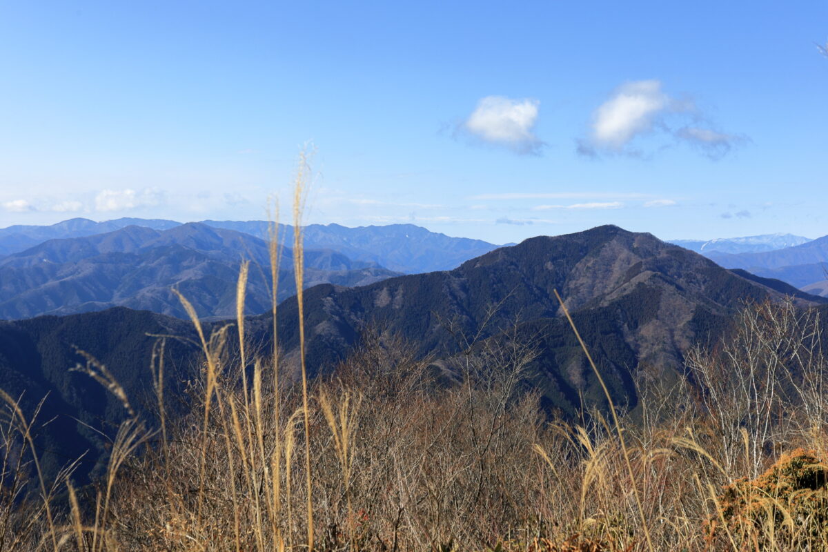 大岳山山頂からの西側の眺望